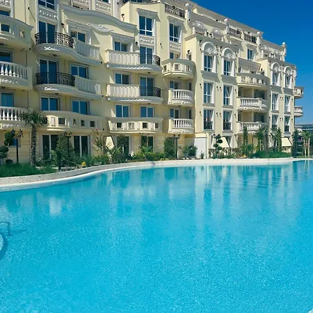 Apartment Sunny In Bellicity Complex